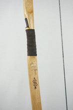Load image into Gallery viewer, Classic Traditional Longbow